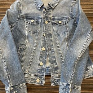 Talbots Women’s Blue Denim Jacket. Petite Small